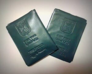 חידוש תעודת זהות עבור ישראלים שמרכז חייהם בחו״ל (מידע משפטי חשוב)
