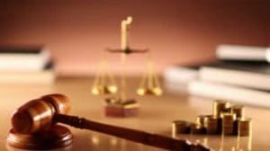  Negligence Lawyer in Israel - picture of gavel and scales of justice